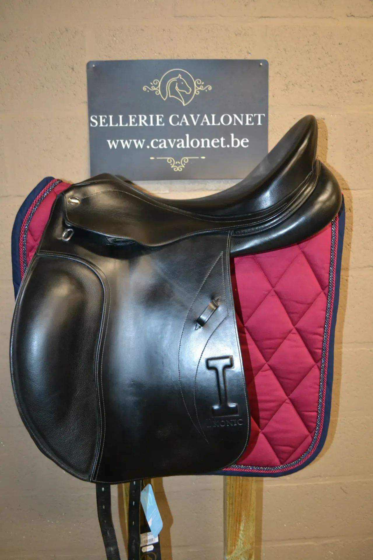 Selle Ikonic Elite Dressage 18