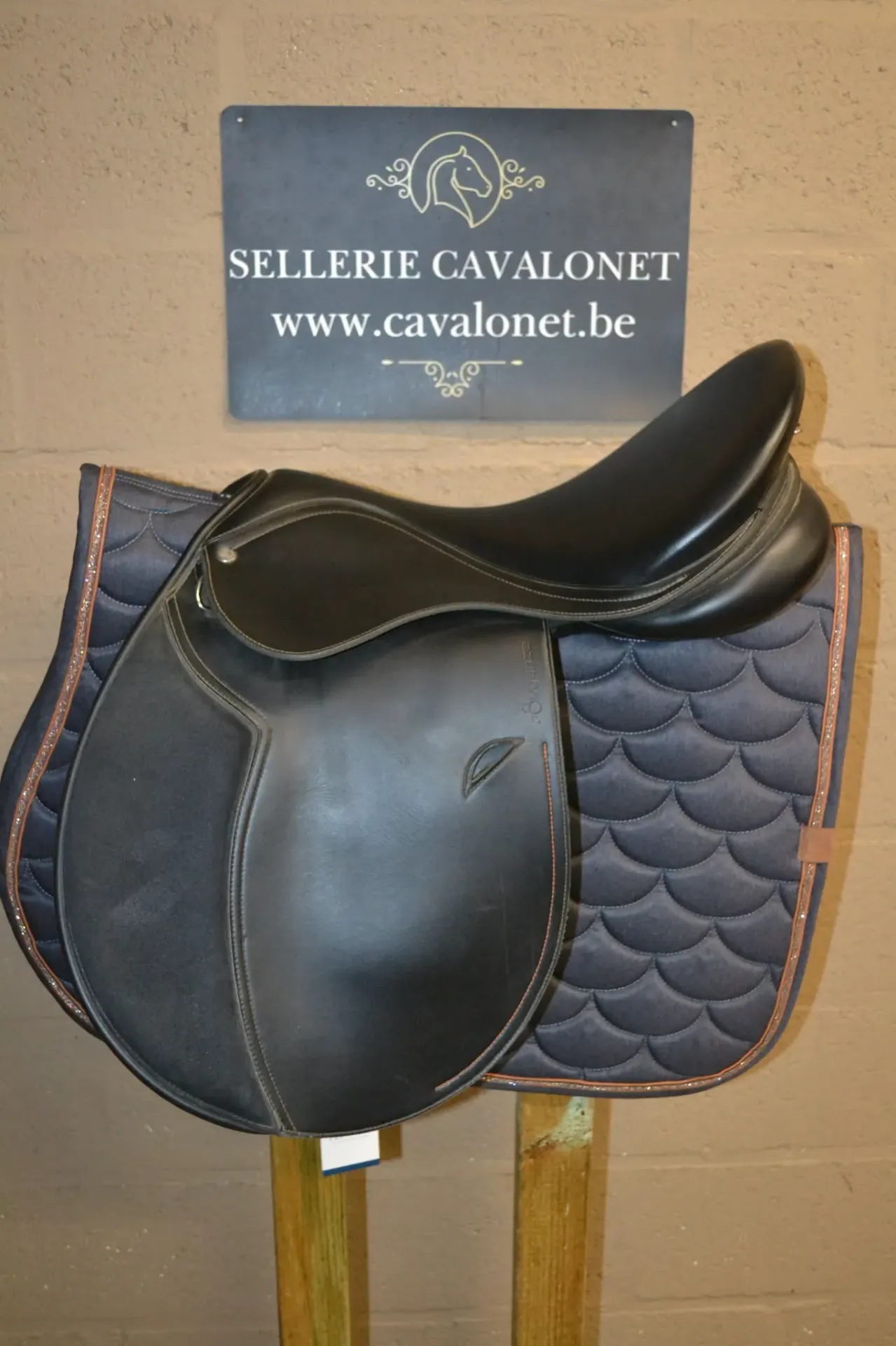 [DV1951] Selle Fouganza Synthia 17,5