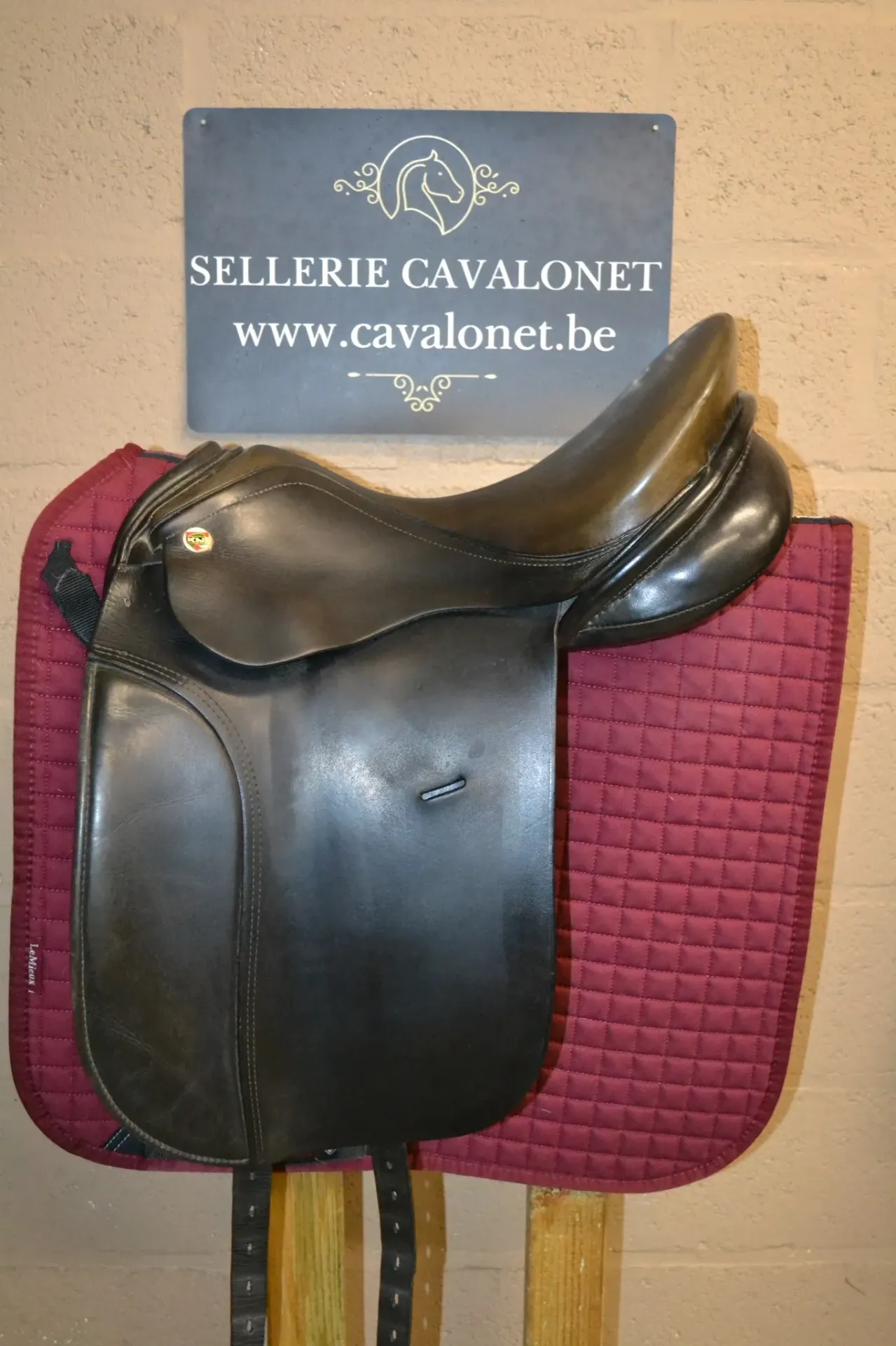 [DV1809] Selle KN Symphonie 17