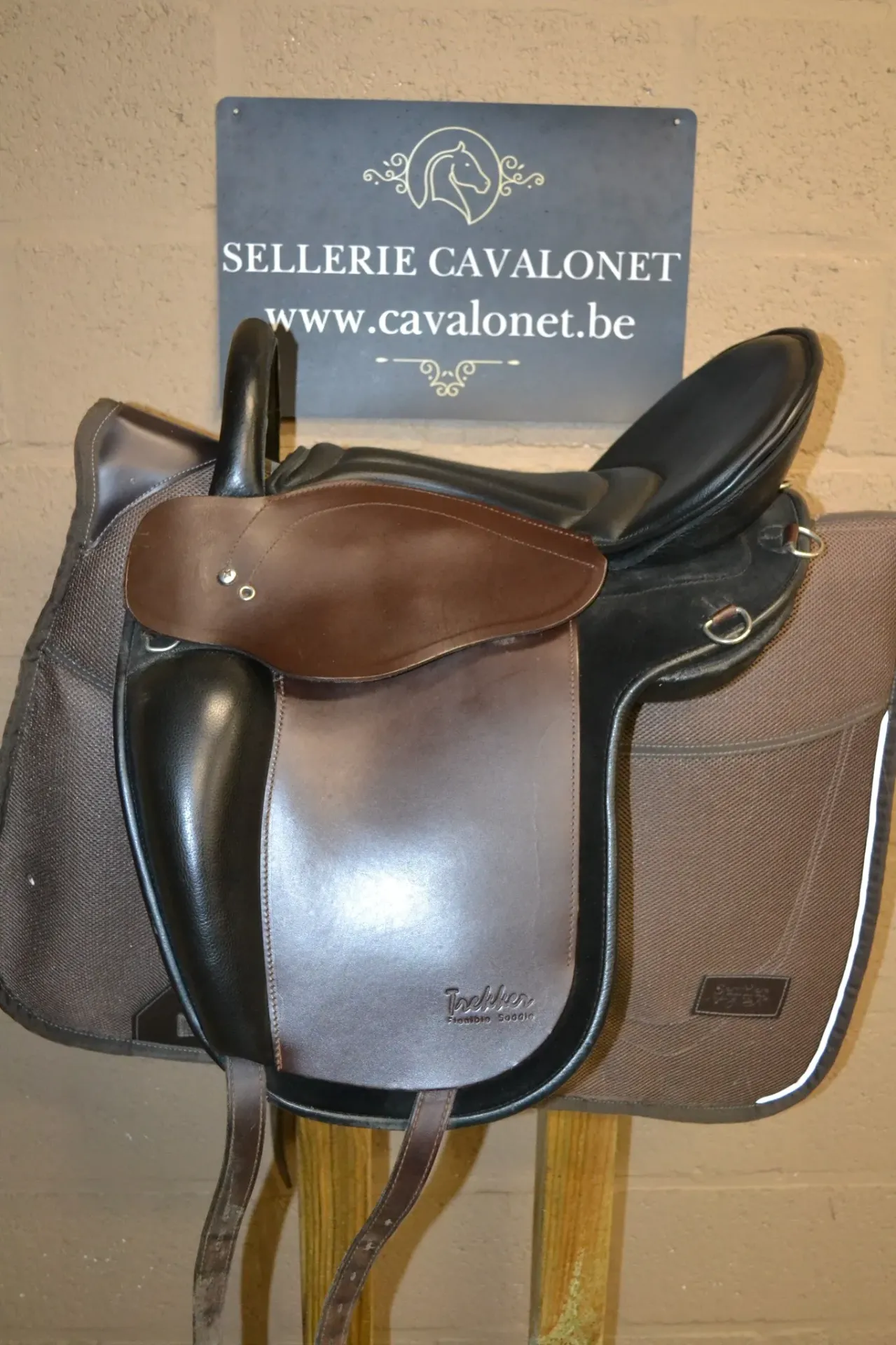 [DV1800] Selle Trekker Pro Arte
